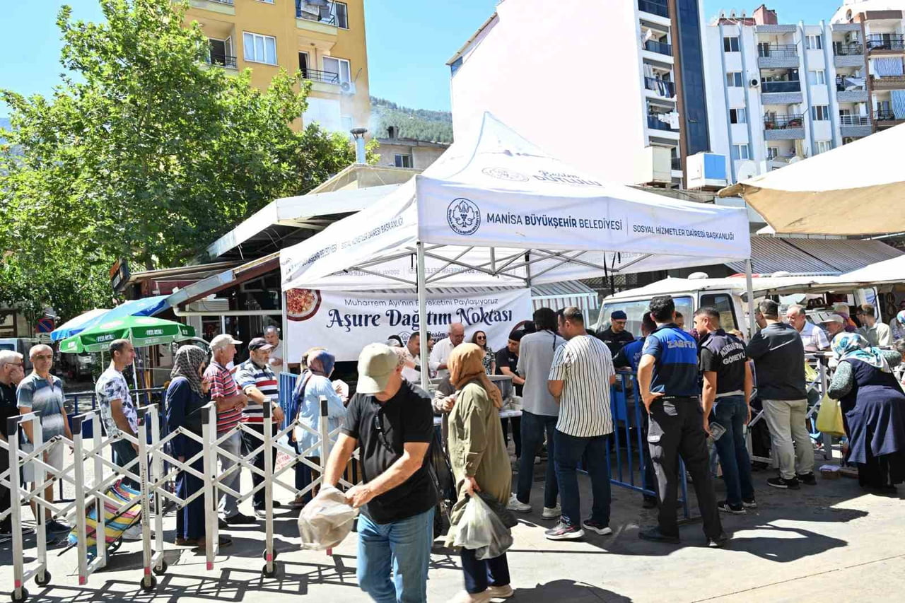 MANİSA BÜYÜKŞEHİR BELEDİYESİ, MUHARREM AYI DOLAYISIYLA İL GENELİNDE BAŞLATTIĞI AŞURE İKRAMLARINI...