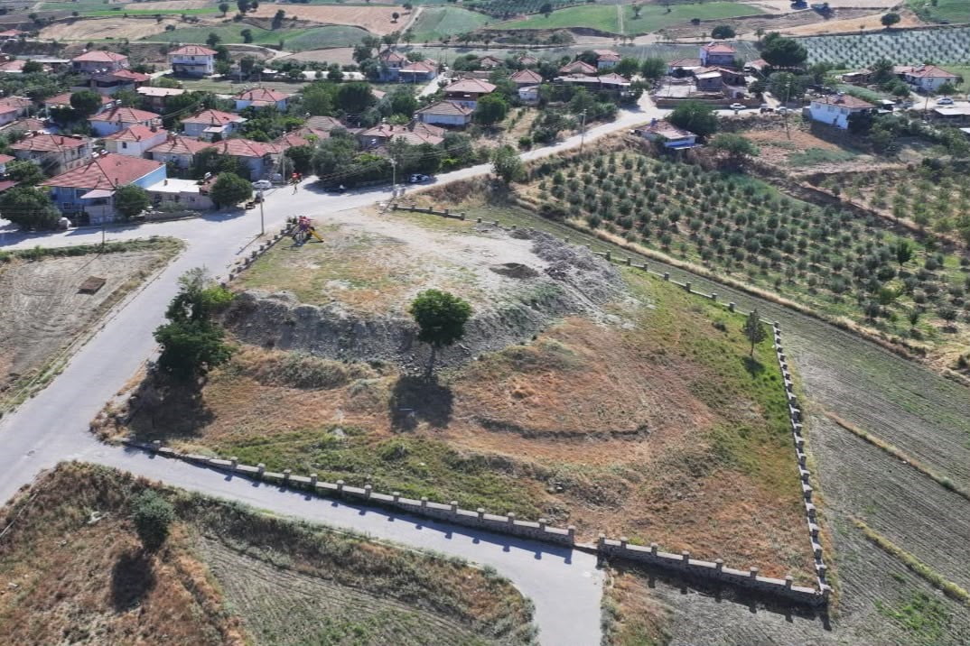 MANİSA BÜYÜKŞEHİR BELEDİYESİ, SELENDİ'NİN ŞEREFİYE MAHALLESİ'NDE YAKLAŞIK 5 BİN 500 METREKARELİK...