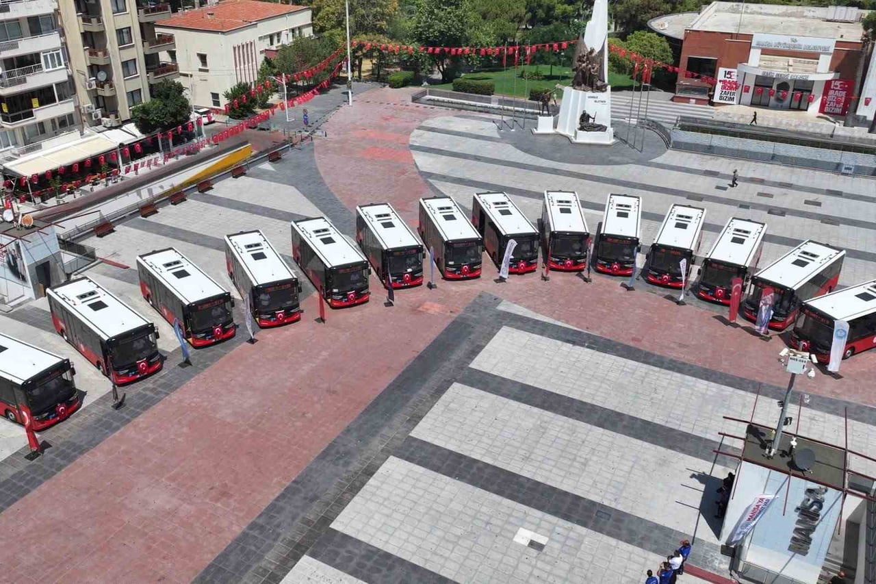 MANİSA BÜYÜKŞEHİR BELEDİYESİ, TOPLU ULAŞIMDA KONFOR VE KALİTEYİ ARTIRMAK AMACIYLA 14 YENİ OTOBÜSÜ...