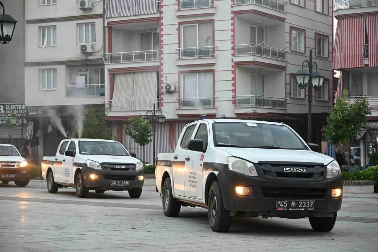 MANİSA BÜYÜKŞEHİR BELEDİYESİ, YAZ AYLARINDA HALK SAĞLIĞINI KORUMAK AMACIYLA VEKTÖRLERLE MÜCADELE...