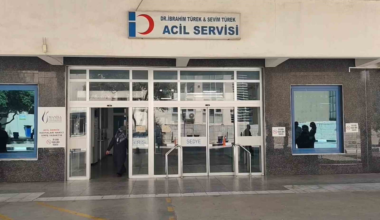 MANİSA CBÜ HAFSA SULTAN HASTANESİ ACİL TIP ANABİLİM DALI ÖĞRETİM ÜYESİ DOÇ. DR. MUHAMMED İKBAL...