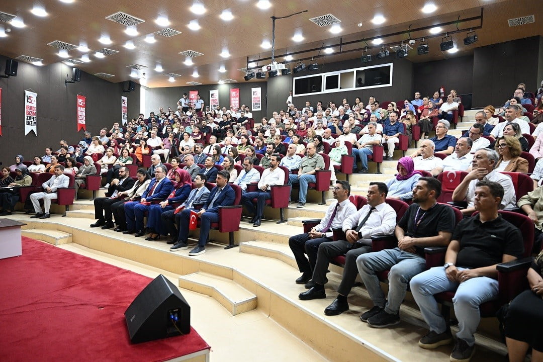 MANİSA CELAL BAYAR ÜNİVERSİTESİNDE "İRADE BİZİM ZAFER BİZİM" TEMASIYLA 15 TEMMUZ DEMOKRASİ VE...