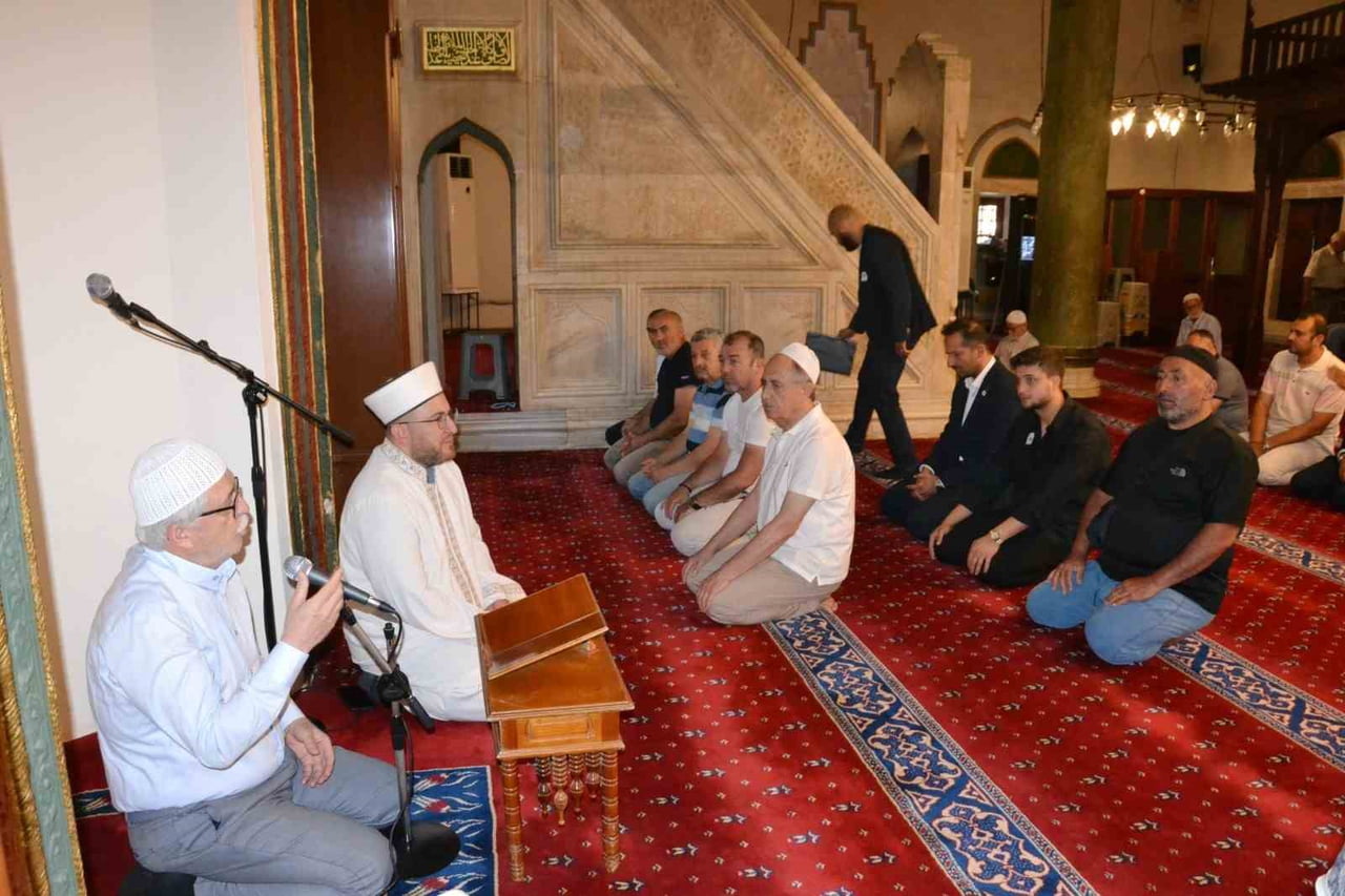 MANİSA ELEKTRUM KULÜBÜ DERNEĞİ TARAFINDAN SULTAN CAMİİ'NDE DÜZENLENEN TÖRENLE SREBRENİTSA...