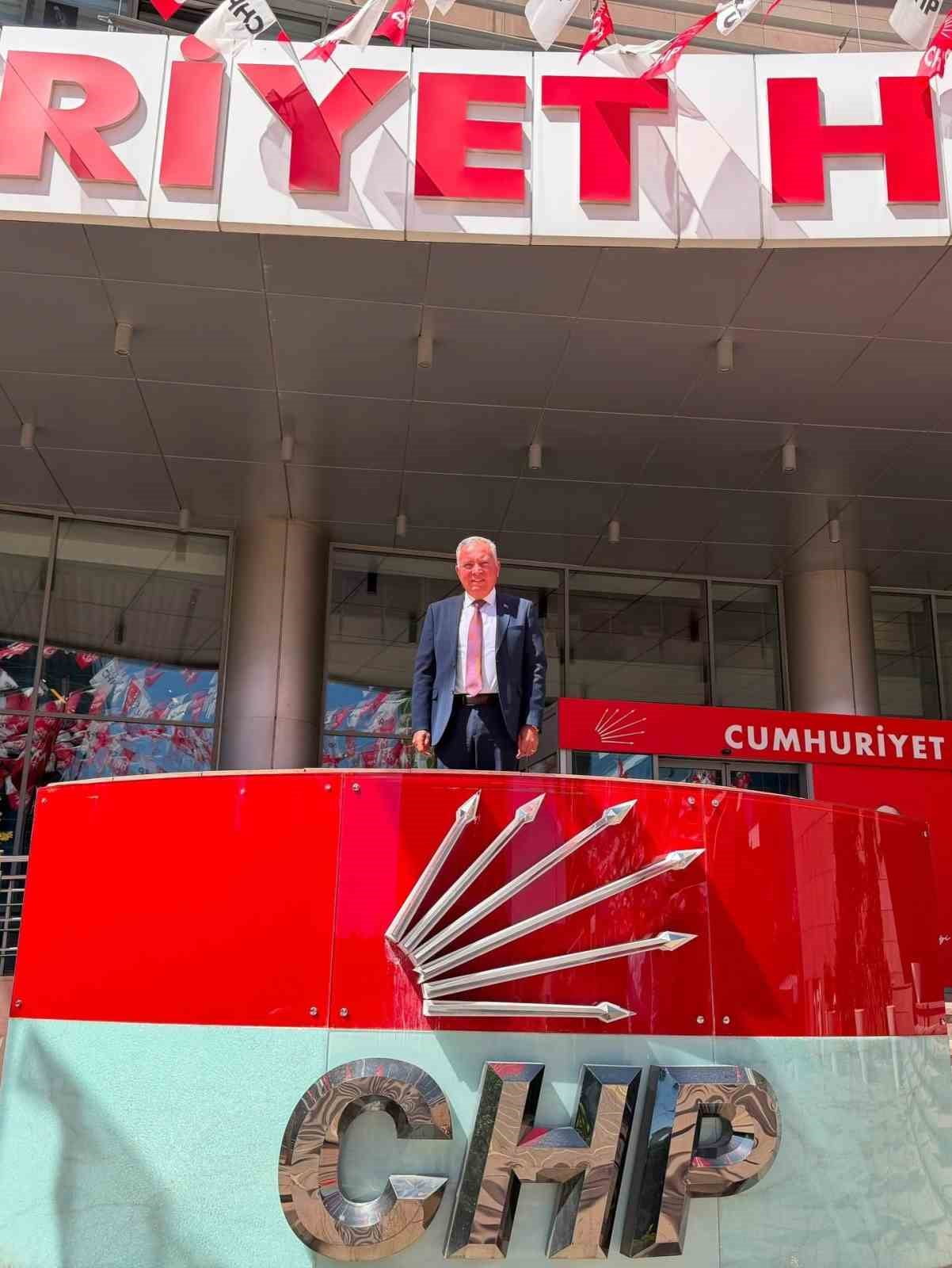 MANİSA MİLLETVEKİLİ ÖZGÜR ÖZEL’İN CHP GRUP TOPLANTISINDA YENİ PARTİ KURACAĞINI AÇIKLAMASININ...