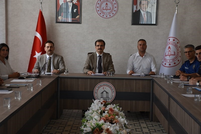 MANİSA’NIN SALİHLİ İLÇE KAYMAKAMI ALİ GÜLDOĞAN BAŞKANLIĞINDA, İLÇEDE BAĞIMLILIKLA MÜCADELE...