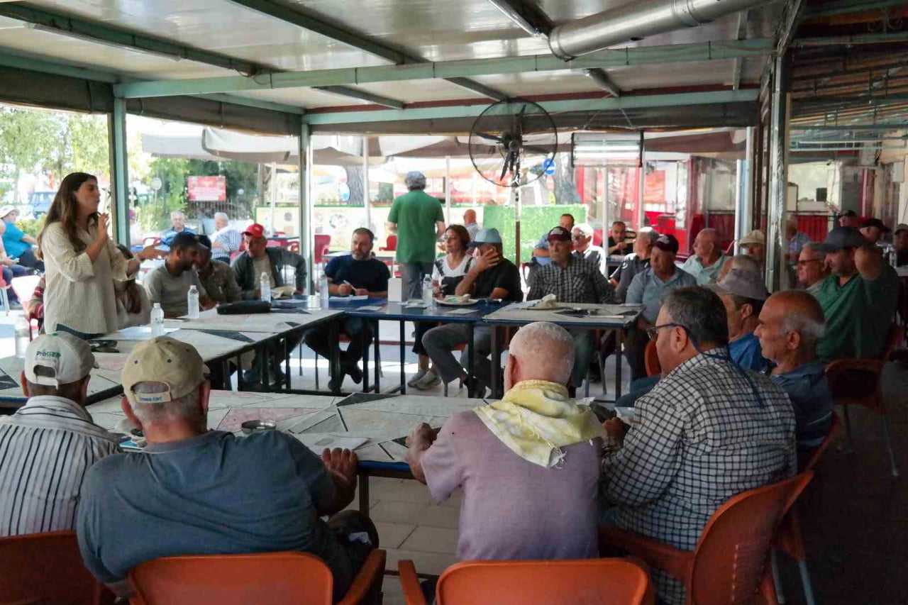 MANİSA TİCARET BORSASI ÖNCÜLÜĞÜNDE SARUHANLI'DA DÜZENLENEN TOPLANTIDA, ÇİFTÇİLERE TARIMDA YAPAY...