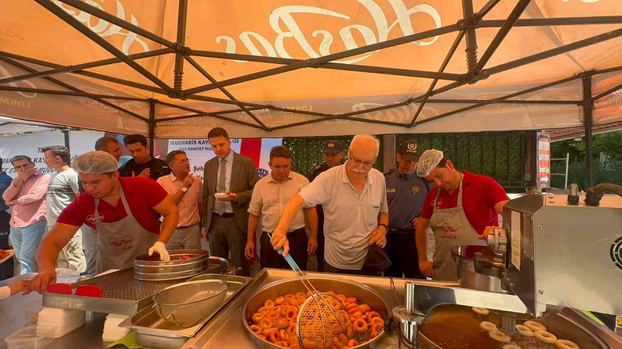 MARMARİS KAYMAKAMLIĞI İLE MARMARİS İLÇE EMNİYET MÜDÜRLÜĞÜ KOORDİNESİNDE CUMA NAMAZININ ARDINDAN...
