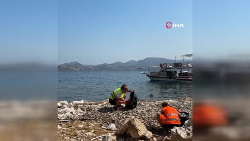 Marmaris kıyılarına vuran mikroplastikler çevrecileri harekete geçirdi