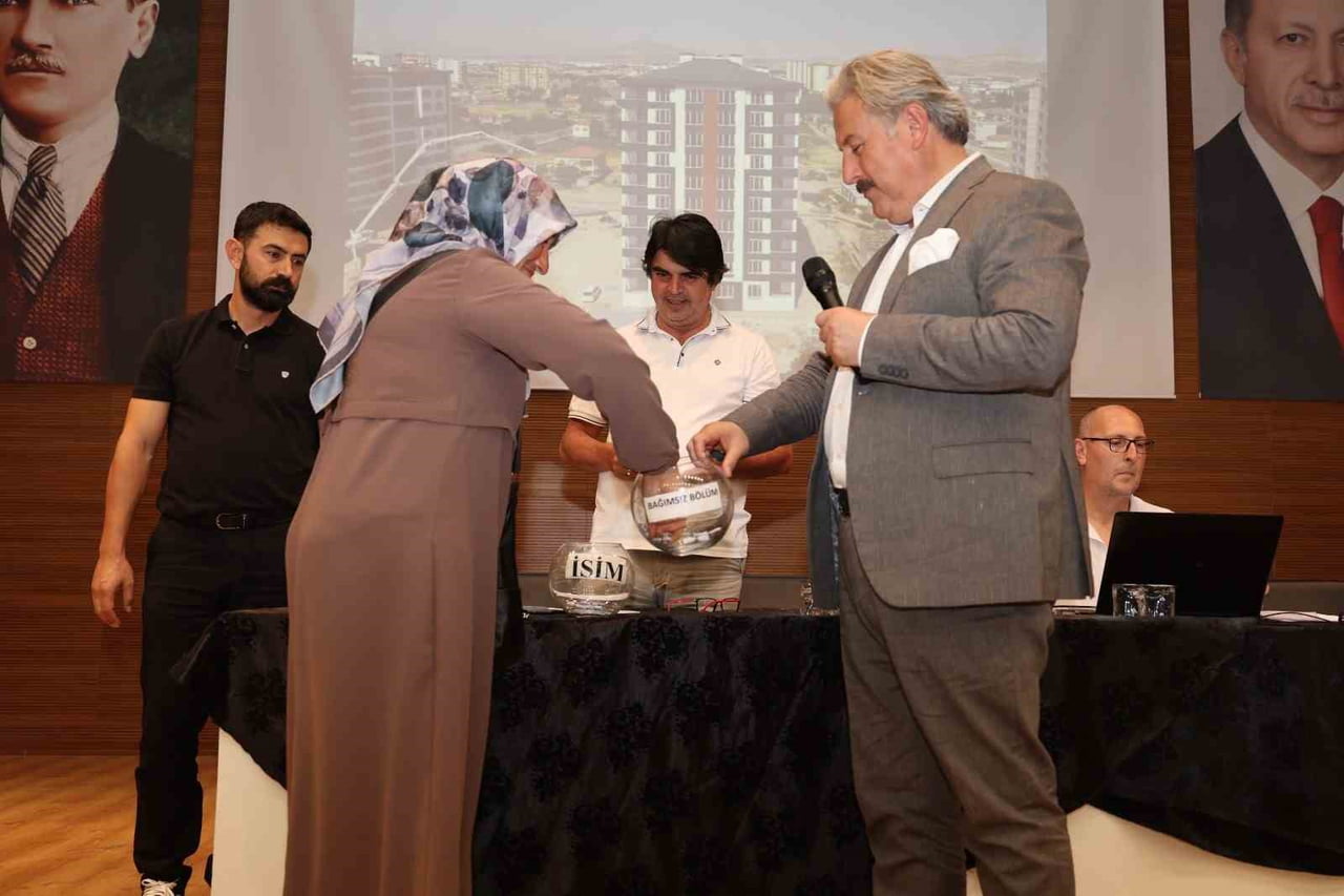 MELİKGAZİ BELEDİYESİ'NDE ANBAR MAHALLESİ 2. ETAP KENTSEL DÖNÜŞÜM ÇALIŞMALARI KAPSAMINDA YAPIMI...