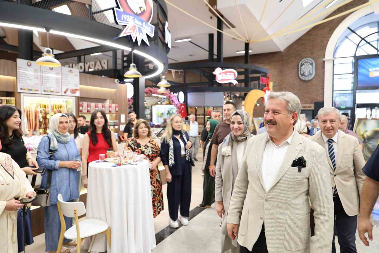 MELİKGAZİ BELEDİYESİ’NİN DEDEMAN PARKI İÇERİSİNDE HAYATA GEÇİRDİĞİ; SANATIN, KÜLTÜRÜN NABZININ...