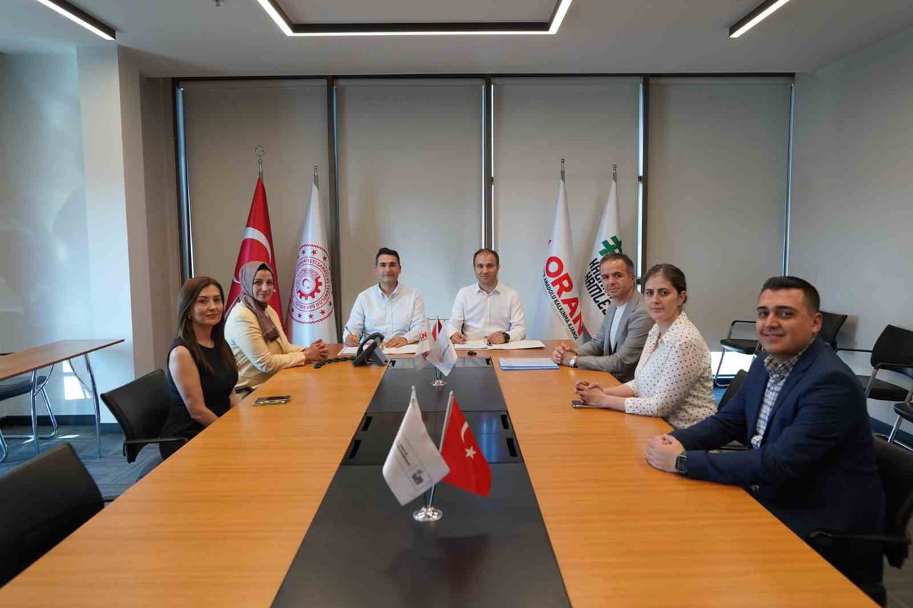 MELİKGAZİ BELEDİYESİ’NİN HAZIRLADIĞI MELİKGAZİ SERAMİK ATÖLYESİ YENİLİKÇİ TEKNOLOJİLERLE ÜRETİM...