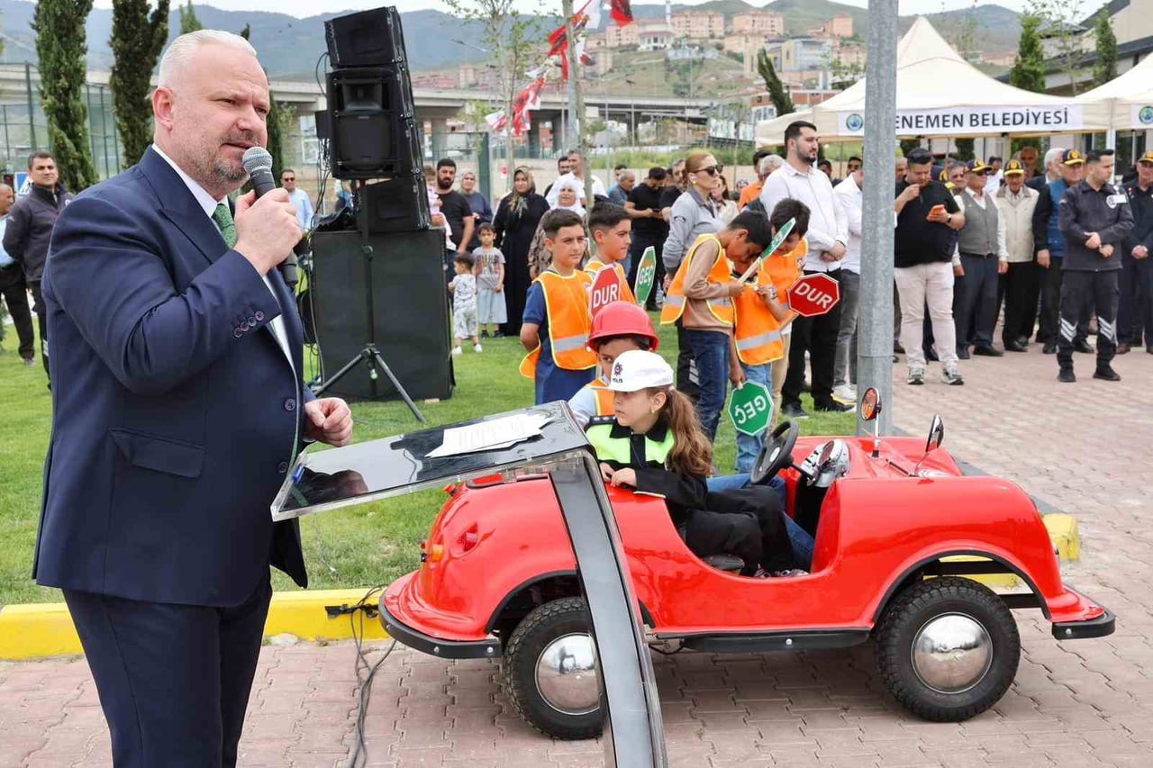 MENEMEN BELEDİYE BAŞKANI AYDIN PEHLİVAN