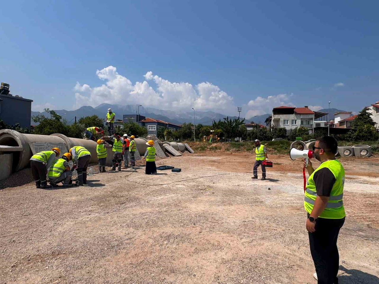 MERKEZEFENDİ BELEDİYESİ ARAMA KURTARMA EKİBİ, AKREDİTASYON ÖNCESİ UYGULAMALI EĞİTİMLERLE OLASI...