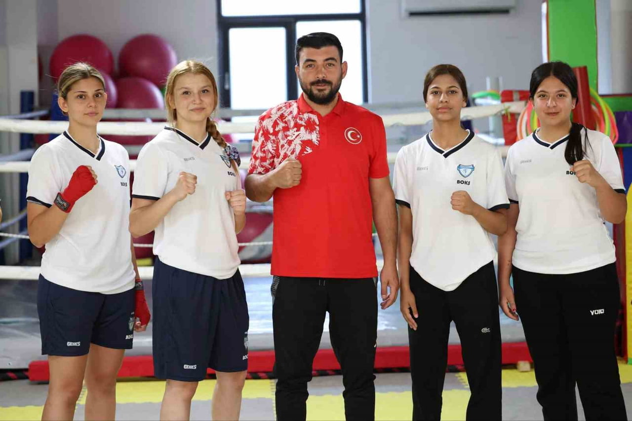 MERKEZEFENDİ BELEDİYESİ SPOR KULÜBÜ’NÜN BAŞARILI SPORCULARI, AMASYA’DA DÜZENLENECEK TÜRKİYE YILDIZ...