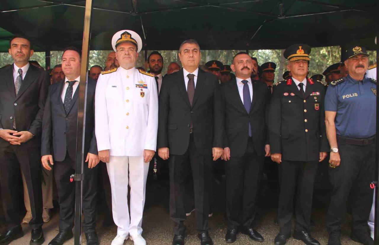 MERSİN'DE 15 TEMMUZ DEMOKRASİ VE MİLLİ BİRLİK GÜNÜ ETKİNLİKLERİ KAPSAMINDA ŞEHİTLİKLER ZİYARET...