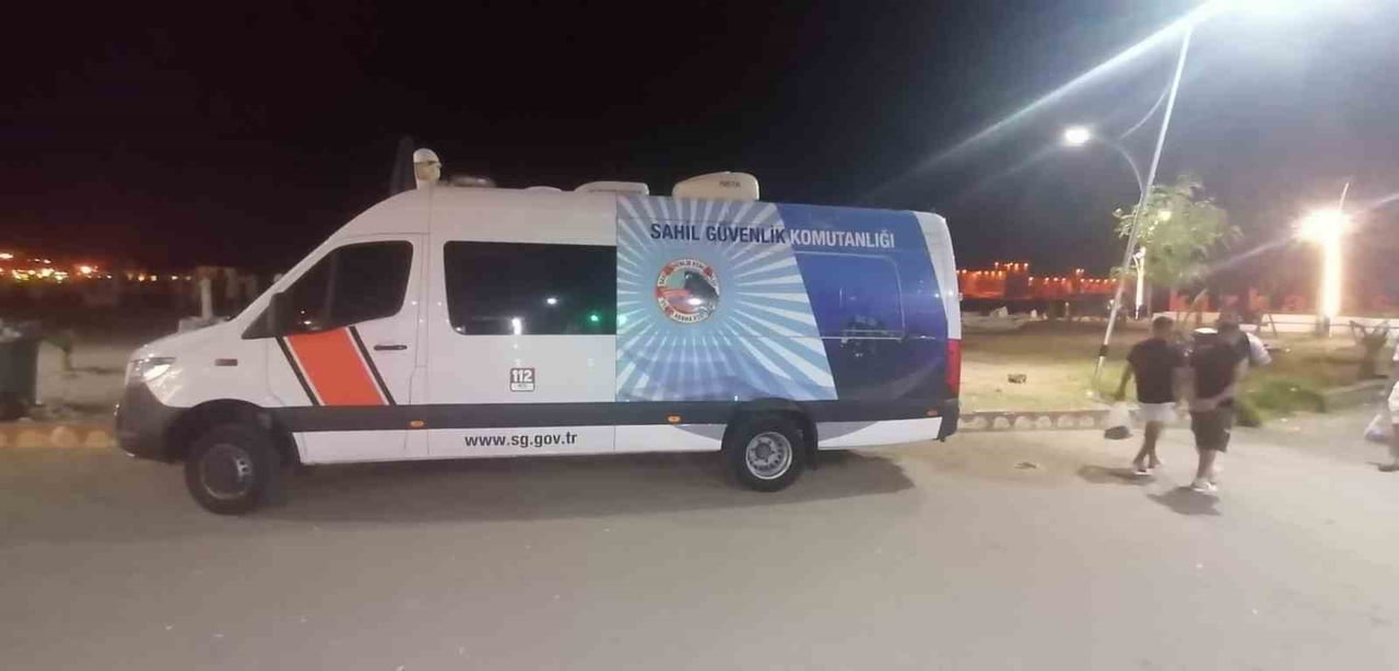 MERSİN'DE KIZKALESİ SAHİLİNDE DÜN DENİZE GİRDİĞİ VE GERİ DÖNMEDİĞİ İLERİ SÜRÜLEN ŞAHSIN BULUNMASI...