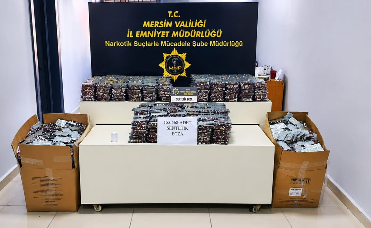 MERSİN'DE NARKOTİK EKİPLERİNİN DÜZENLEDİĞİ OPERASYONDA BİR İŞ YERİNDE 155 BİN 568 SENTETİK...