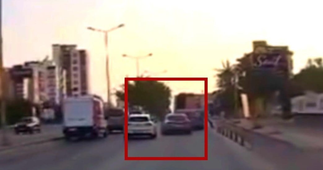 MERSİN'DE TRAFİKTE MAKAS ATARAK TRAFİK GÜVENLİĞİNİ TEHLİKEYE DÜŞÜREN SÜRÜCÜYE 170 BİN LİRA İDARİ...