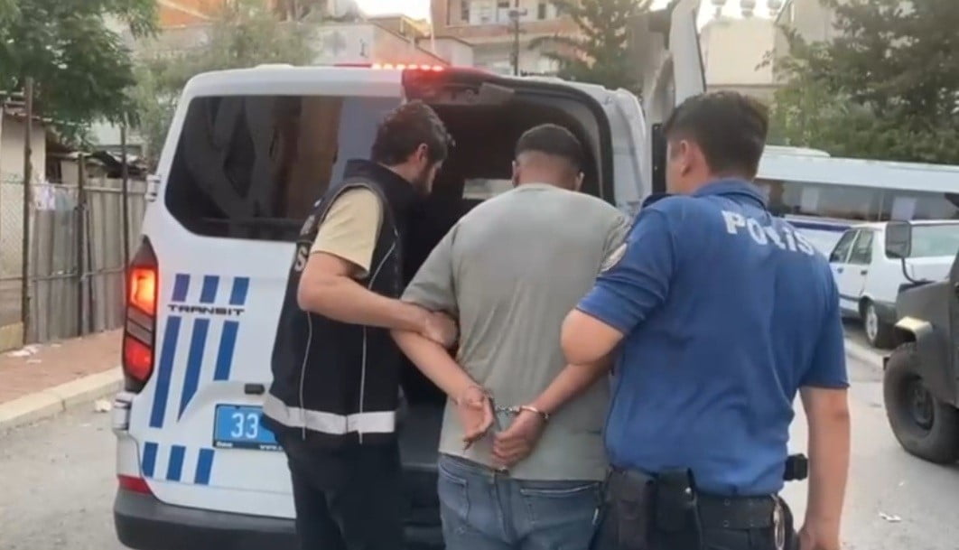 MERSİN'DE UYUŞTURUCU MADDE KULLANIMI VE BULUNDURULMASINA YÖNELİK DÜZENLENEN EŞ ZAMANLI OPERASYONDA...
