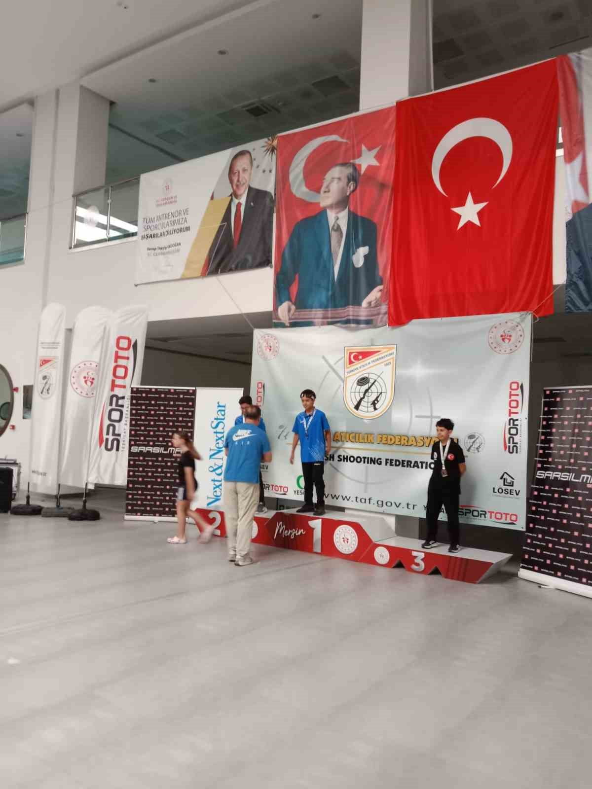 MERSİN'İN ERDEMLİ İLÇESİNDE DÜZENLENEN SARSILMAZ HAVALI SİLAHLAR TÜRKİYE ŞAMPİYONASI'NDA MÜCADELE...