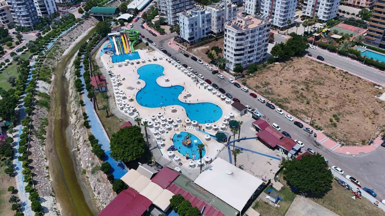 MERSİN'İN MERKEZ İLÇE MEZİTLİ BELEDİYESİ, YAZ AYLARINDA VATANDAŞLARIN GÜVENLİ VE KONFORLU BİR...