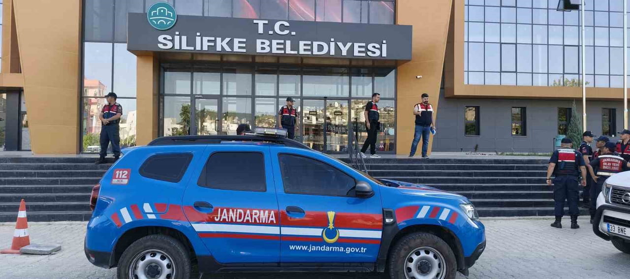 MERSİN'İN SİLİFKE BELEDİYESİ'NE YÖNELİK RÜŞVET, İHALEYE FESAT KARIŞTIRMA VE SUÇ ÖRGÜTÜ...