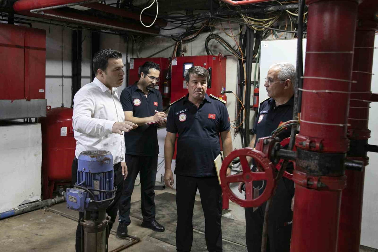 MERSİN BÜYÜKŞEHİR BELEDİYESİ İTFAİYE DAİRESİ BAŞKANLIĞI EKİPLERİ, KENT GENELİNDEKİ OTELLERDE...