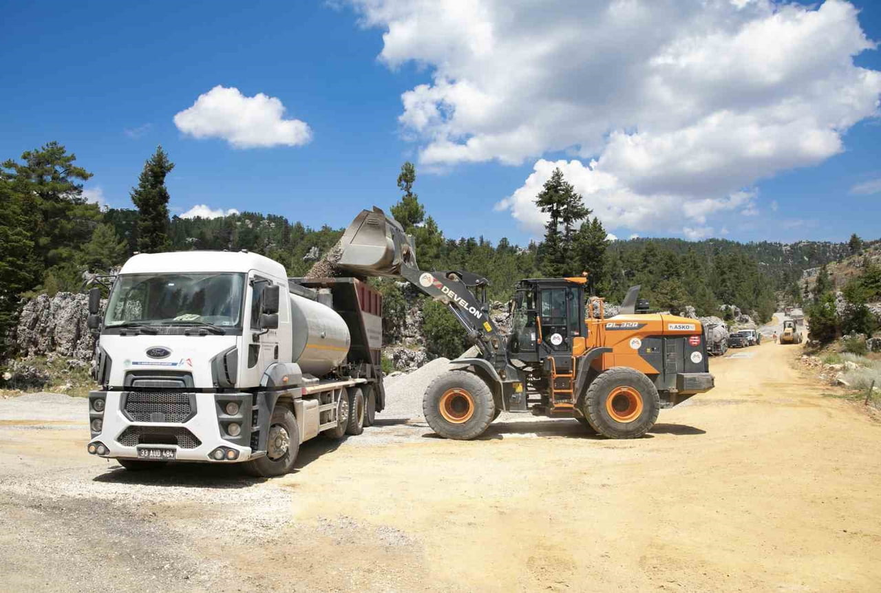 MERSİN BÜYÜKŞEHİR BELEDİYESİ, SORUMLULUK ALANI DIŞINDA BULUNMASINA RAĞMEN GÜLNAR İLÇESİNDEKİ...