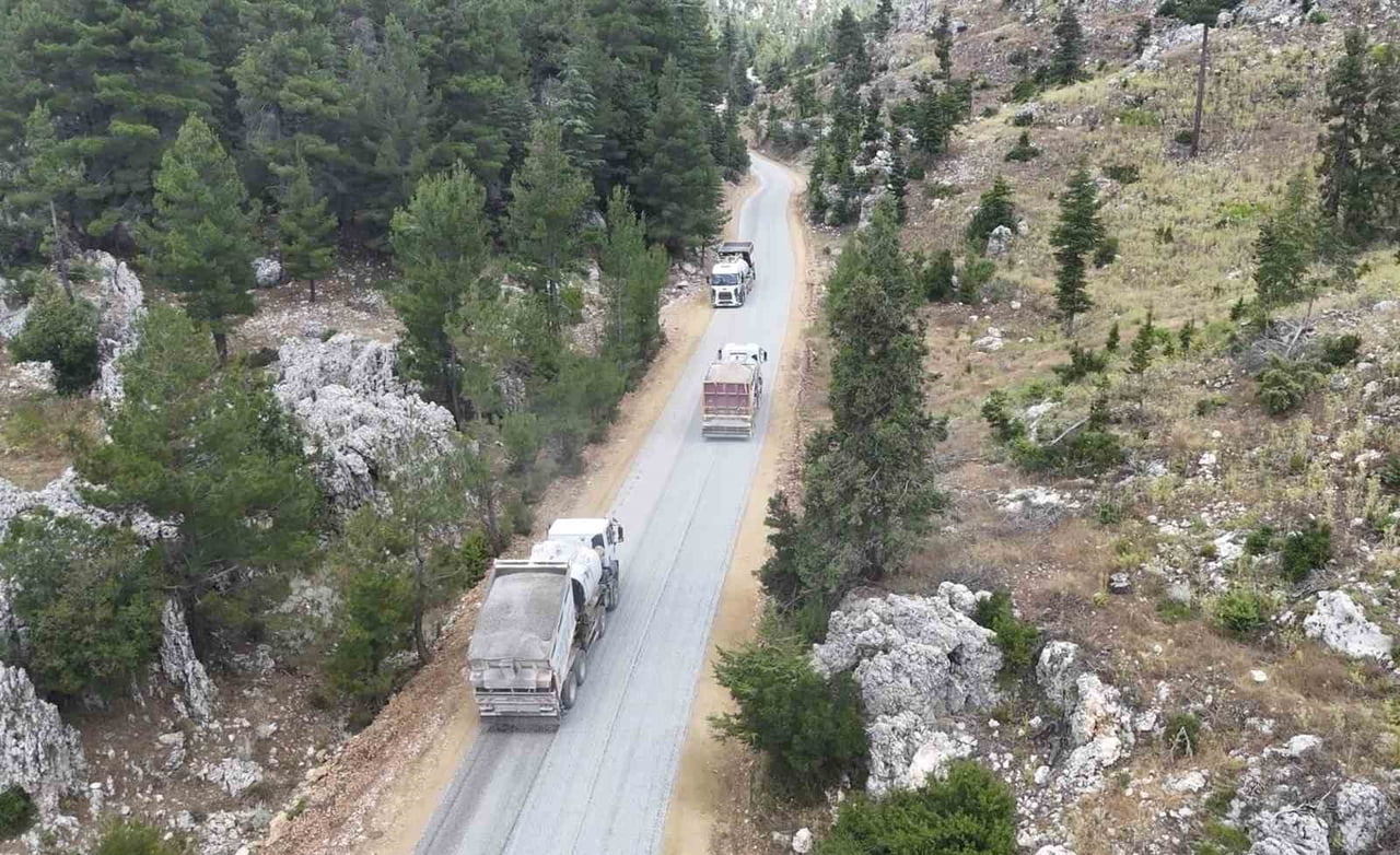MERSİN BÜYÜKŞEHİR BELEDİYESİ, SORUMLULUK ALANI DIŞINDA BULUNMASINA RAĞMEN GÜLNAR İLÇESİNDEKİ...