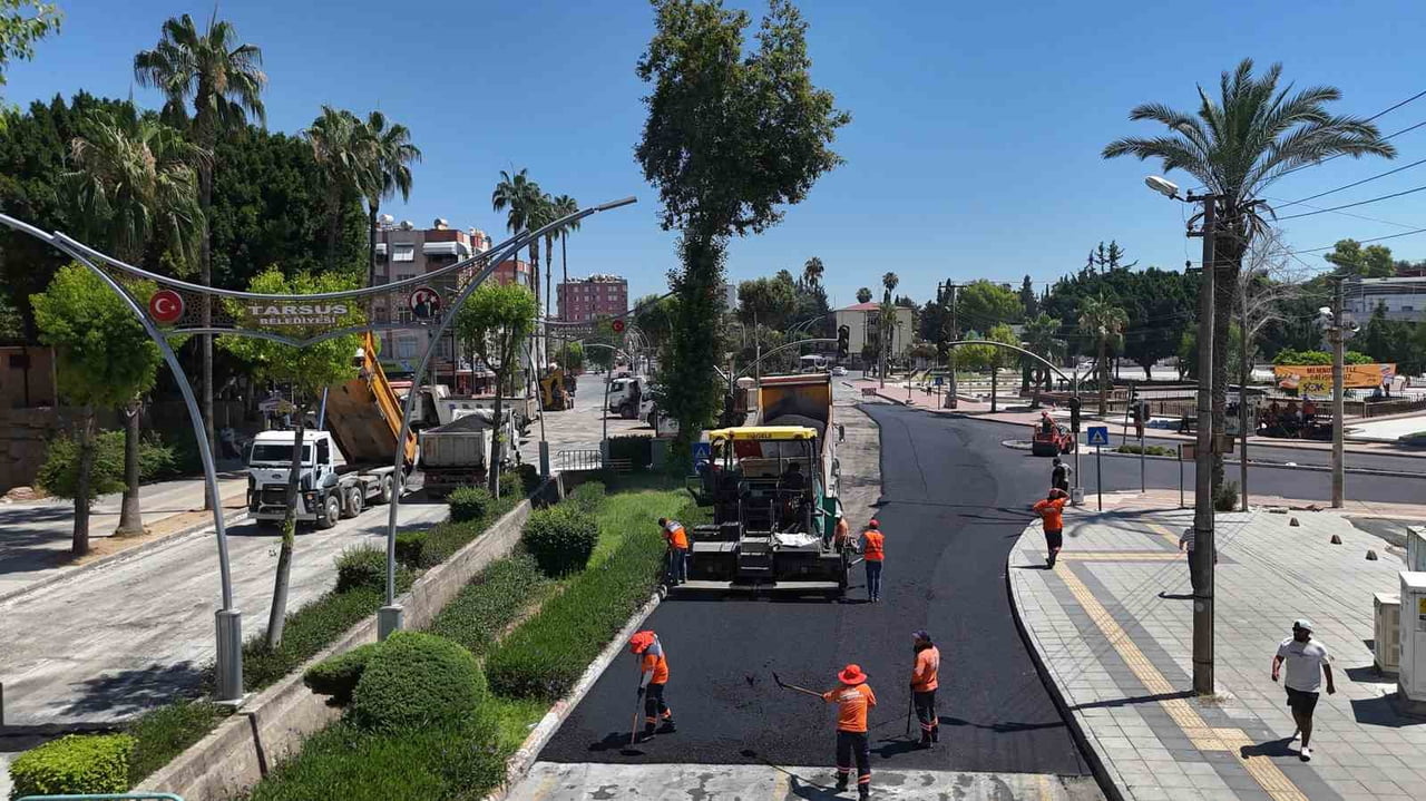 MERSİN BÜYÜKŞEHİR BELEDİYESİ, TARSUS'TA İSMET PAŞA BULVARI İLE ADİLE HALA CADDESİ'NİN...