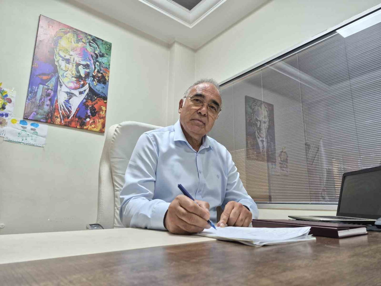 MESLEKİ VE TEKNİK ANADOLU LİSELERİNDE YAKLAŞIK 45 YIL BOYUNCA ÖĞRETMEN VE MÜDÜR POZİSYONLARINDA...