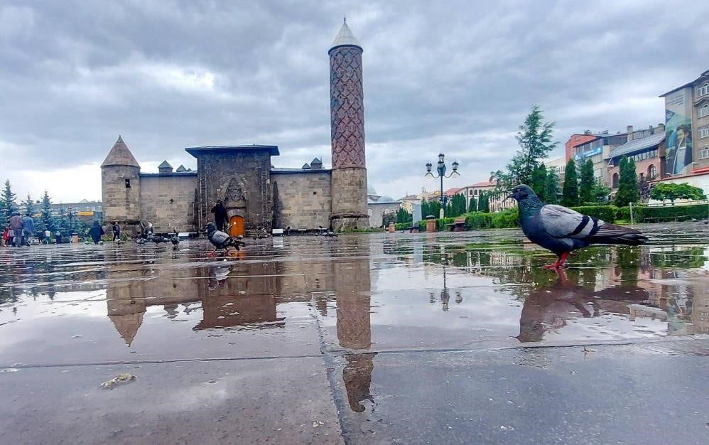 METEOROLOJİ 12. BÖLGE MÜDÜRLÜĞÜ, ERZURUM VE ARDAHAN ÇEVRELERİ İÇİN YEREL KUVVETLİ GÖK GÜRÜLTÜLÜ...