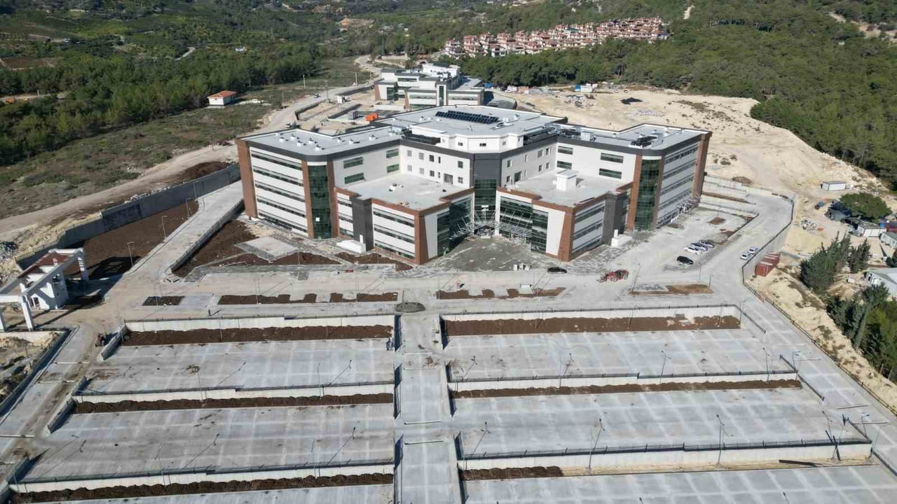MEZİTLİ DEVLET HASTANESİ YIL SONUNDAN ÖNCE HİZMETE AÇILACAK.