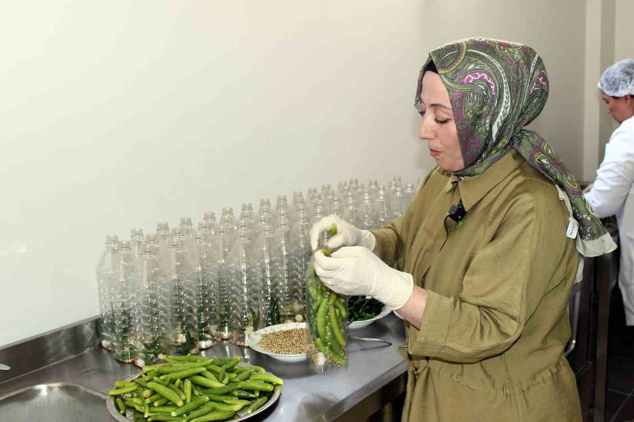 MİDYAT ÇOK AMAÇLI TOPLUM MERKEZİ (ÇATOM) YÖNETİCİSİ GÜLTEN EROL, YAKLAŞIK 12 YILDIR KADINLARLA...