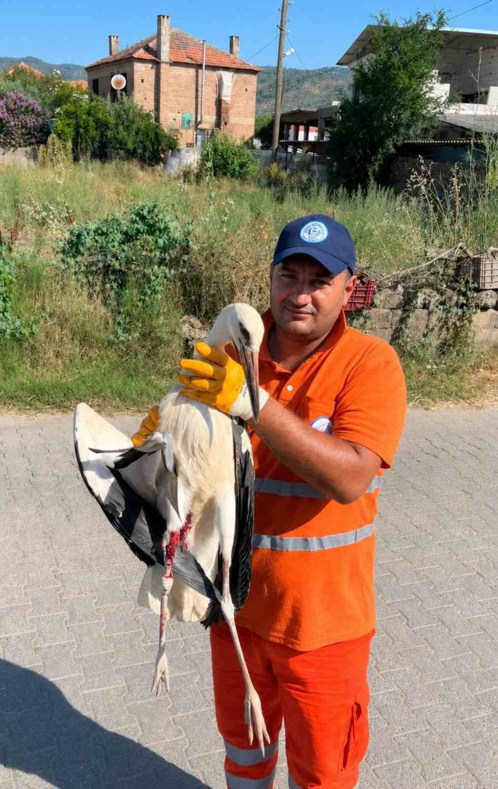 MİLAS'IN KAFACA MAHALLESİ'NDE GÖREVİNİ YAPAN MİLAS BELEDİYESİ TEMİZLİK İŞLERİ MÜDÜRLÜĞÜ PERSONELİ...