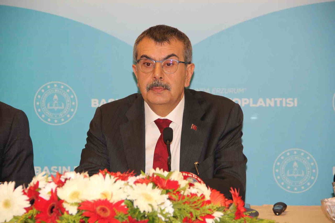 MİLLİ EĞİTİM BAKANI PROF. DR. YUSUF TEKİN, BİR DİZİ PROGRAMA KATILMAK ÜZERE GELDİĞİ ERZURUM'DA...