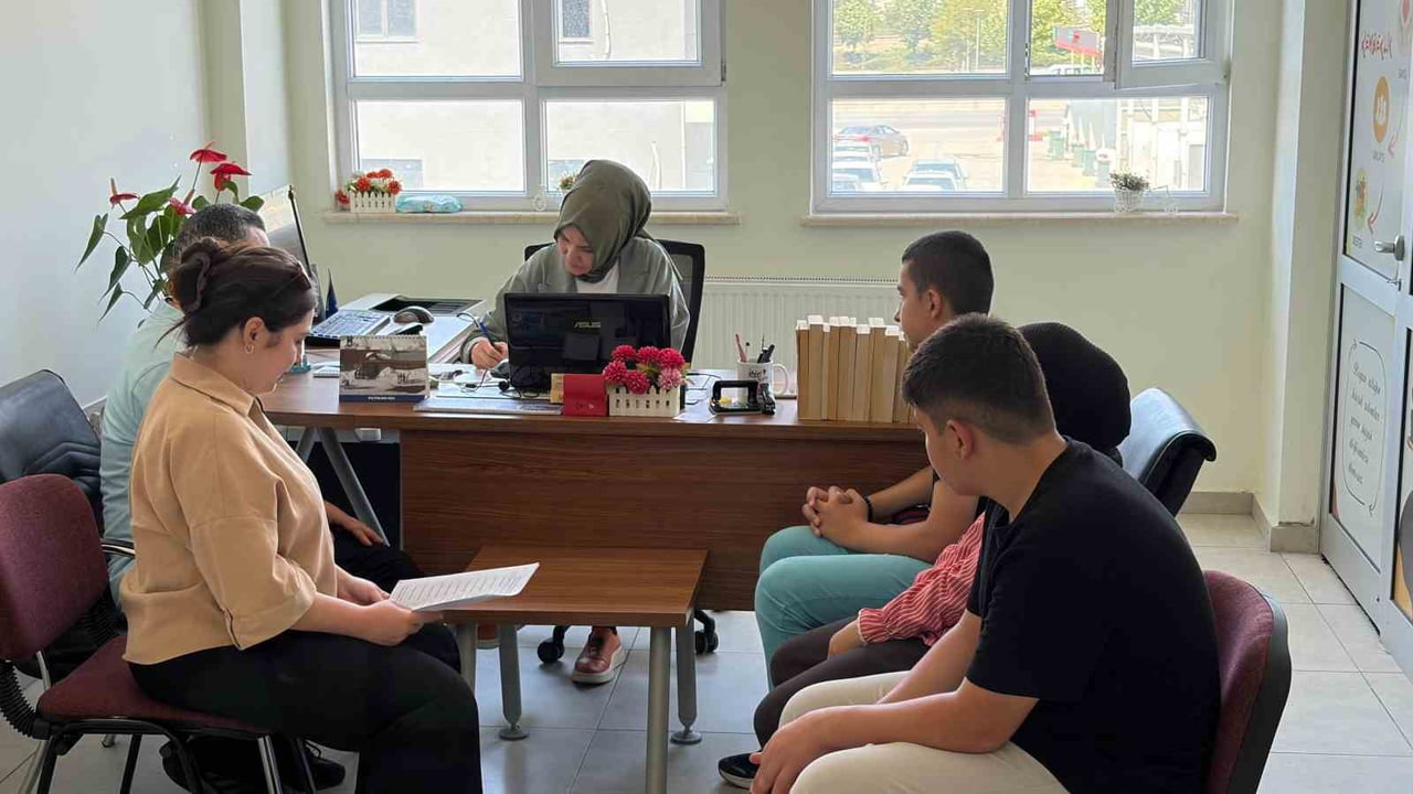 MİLLİ EĞİTİM BAKANLIĞI (MEB) TARAFINDAN, LİSELERE GEÇİŞ SİSTEMİ (LGS) KAPSAMINDA TERCİH YAPACAK...