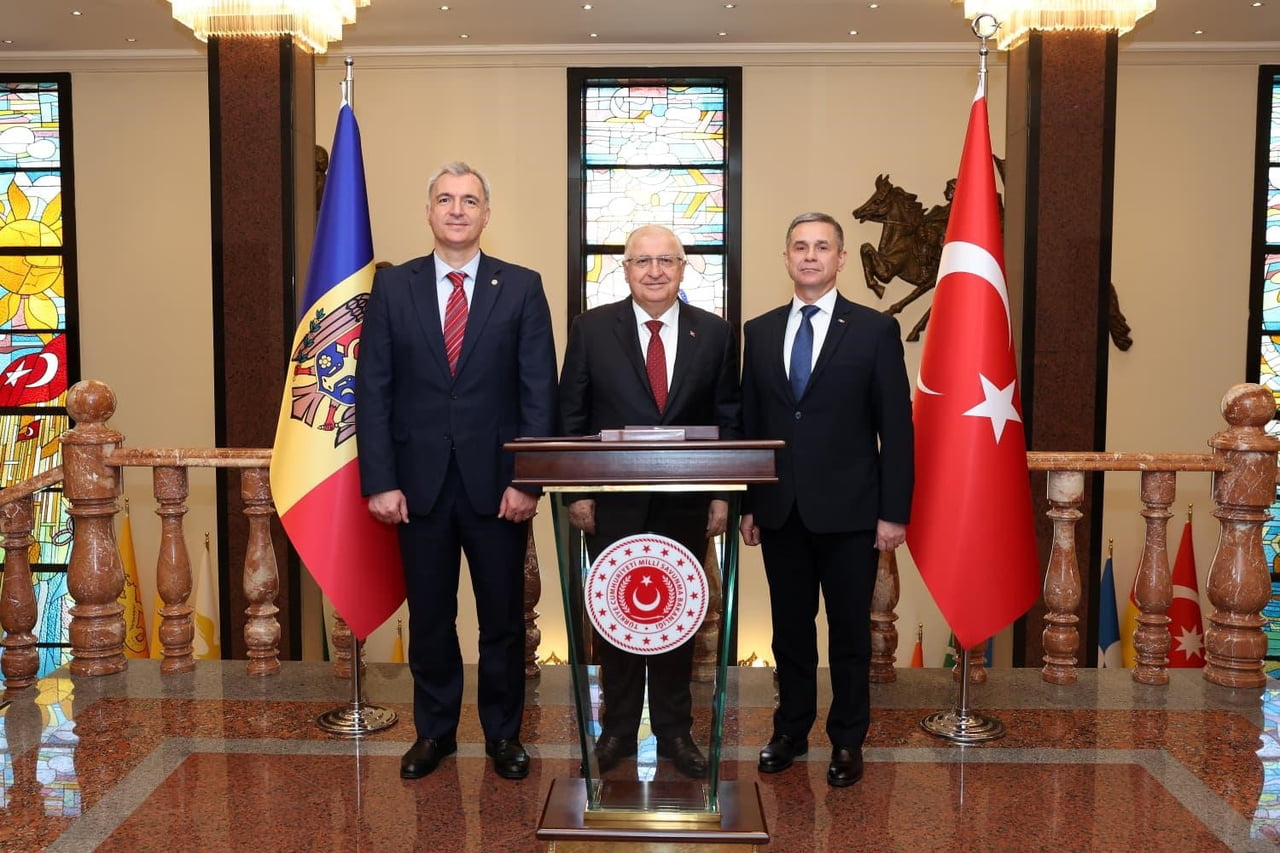 MİLLİ SAVUNMA BAKANI YAŞAR GÜLER (ORTADA), MOLDOVA BAŞBAKAN YARDIMCISI VE EKONOMİK KALKINMA...