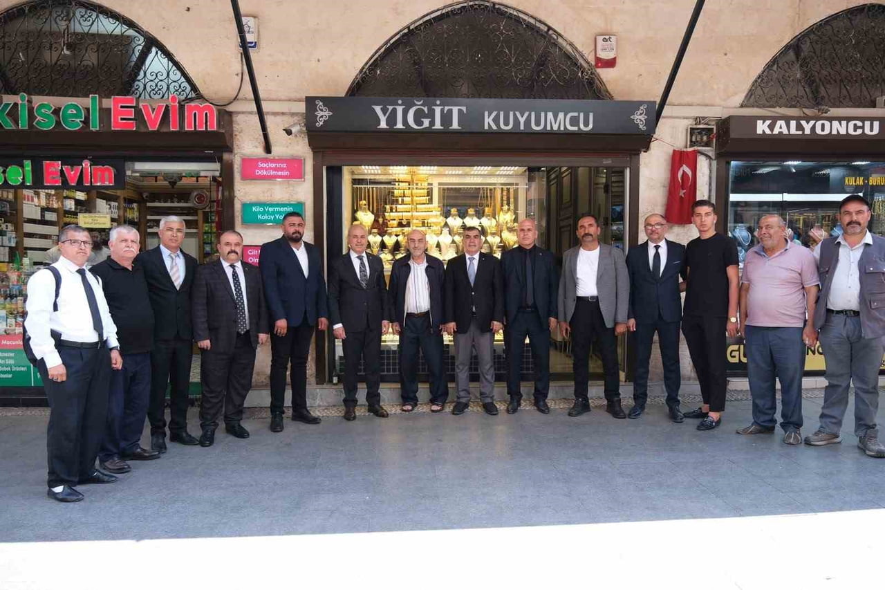 MİLLİYETÇİ HAREKET PARTİSİ GAZİANTEP İL BAŞKANI MEHMET SAİT KILIÇ, ALAYBEY MAHALLESİ ESNAFINI...