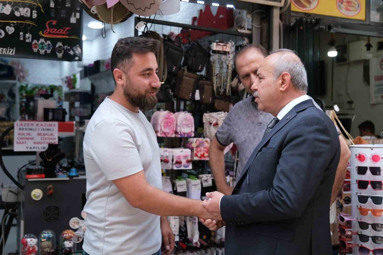 MİLLİYETÇİ HAREKET PARTİSİ GAZİANTEP İL BAŞKANI MEHMET SAİT KILIÇ, ALAYBEY MAHALLESİ ESNAFINI...