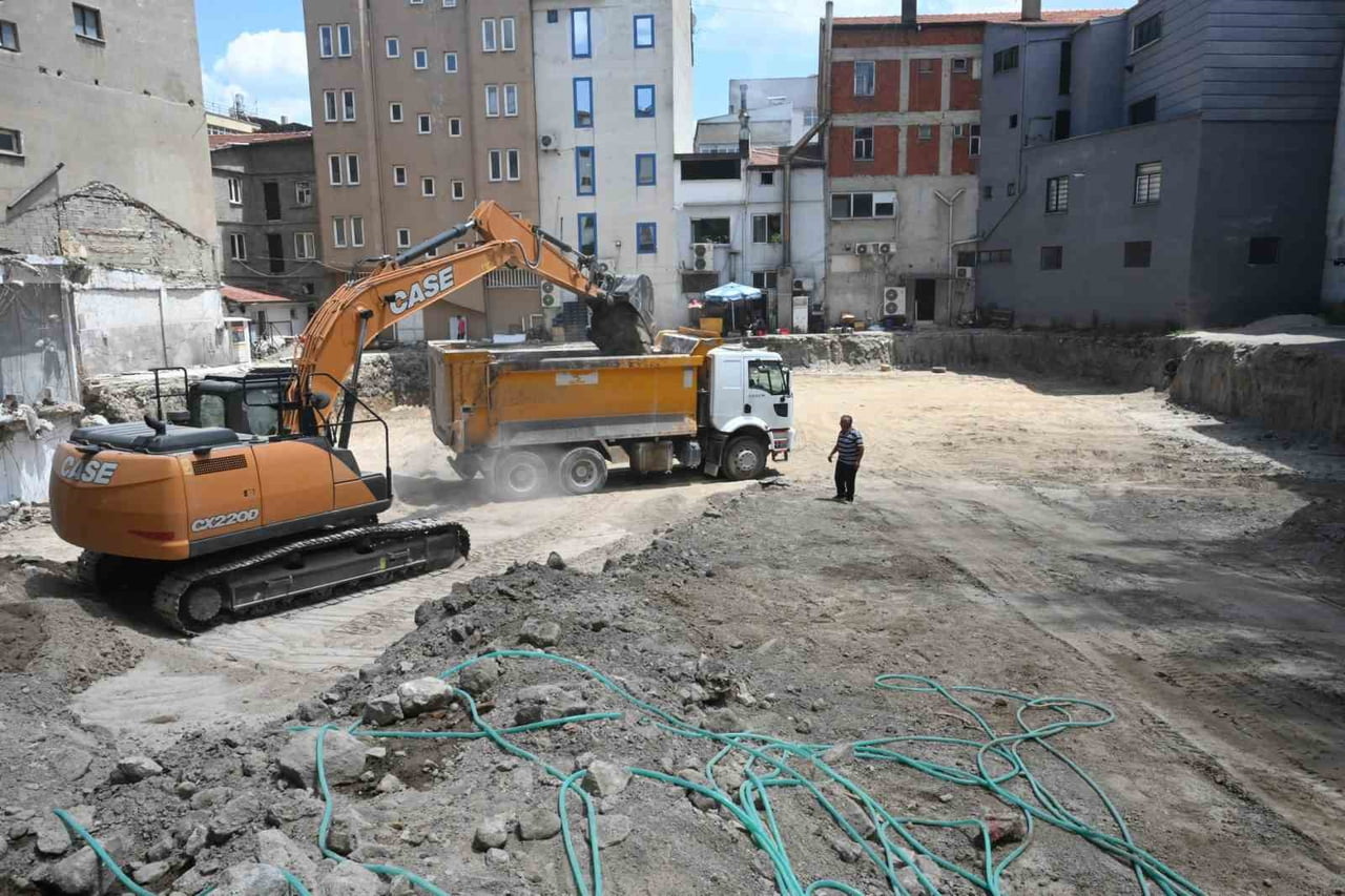 MİMAR SİNAN KATLI OTOPARK YAPIM ÇALIŞMALARI BAŞLADI