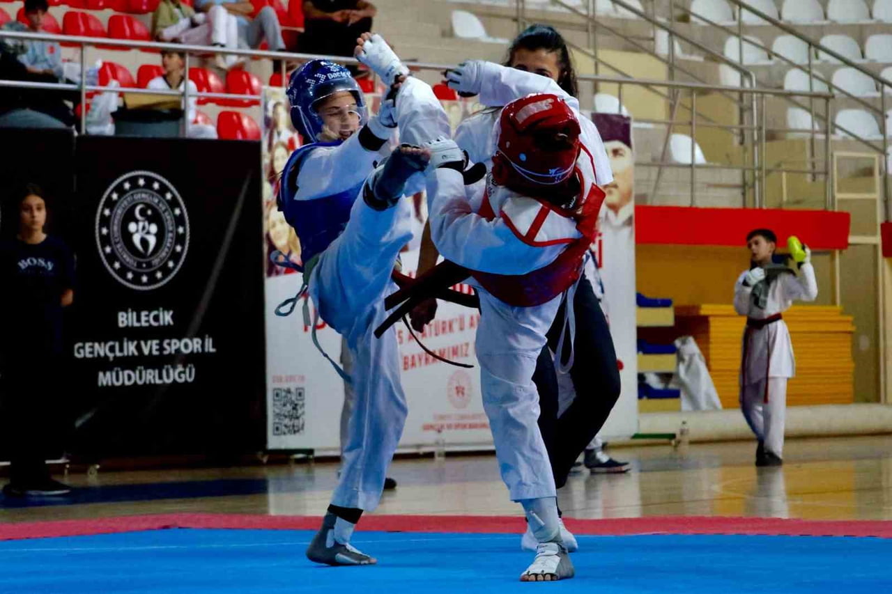 MİNİK TAEKWONDOCULAR ‘BATI GRUBU SEÇMELERİNDE’ TER DÖKTÜ