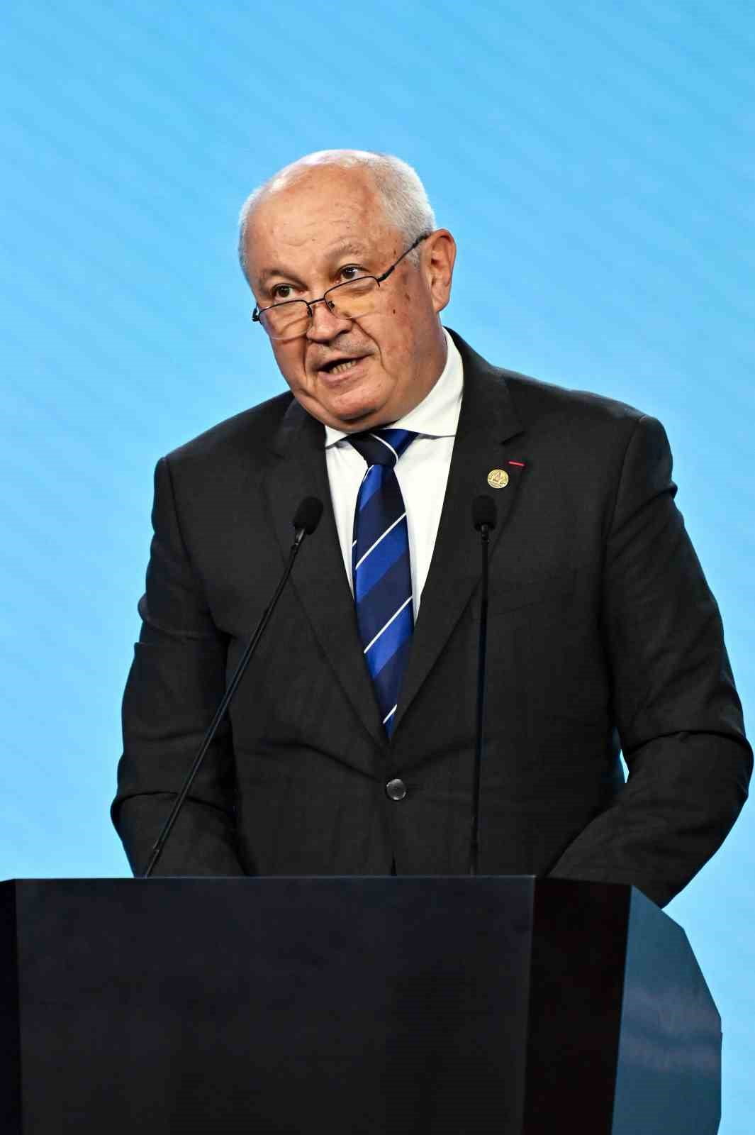 MOLDOVA BAŞBAKANI ALEXANDRU MUNTEANU'NUN İSTİFA KARARI ALMASIYLA ÜLKEDE HÜKÜMET DÜŞTÜ.