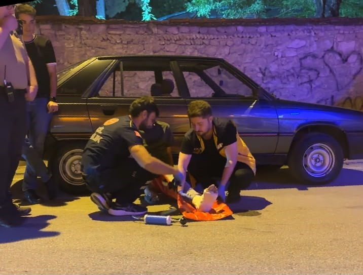 MOTOSİKLET SÜRÜCÜSÜ YARALANDI