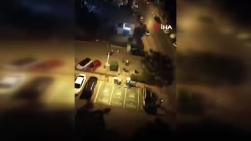 Motosikletli saldırganlar yol kenarında bekleyen gruba böyle ateş açtı