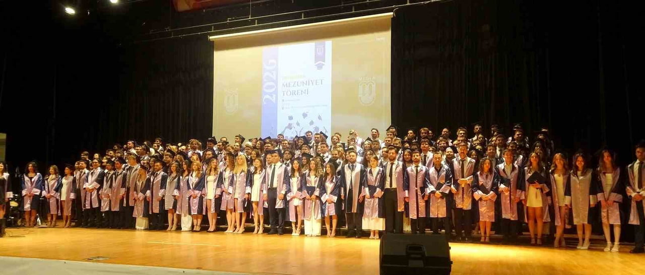 MSKÜ TIP FAKÜLTESİNDE 187 GENÇ HEKİM ŞİFA DAĞITMAK İÇİN YOLA ÇIKTI