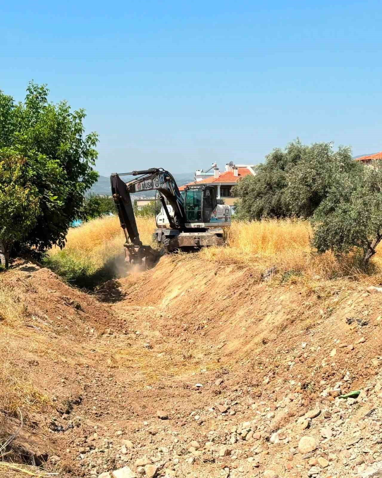 MUĞLA BÜYÜKŞEHİR BELEDİYESİ SU VE KANALİZASYON İDARESİ (MUSKİ) GENEL MÜDÜRLÜĞÜ EKİPLERİ, YOĞUN...