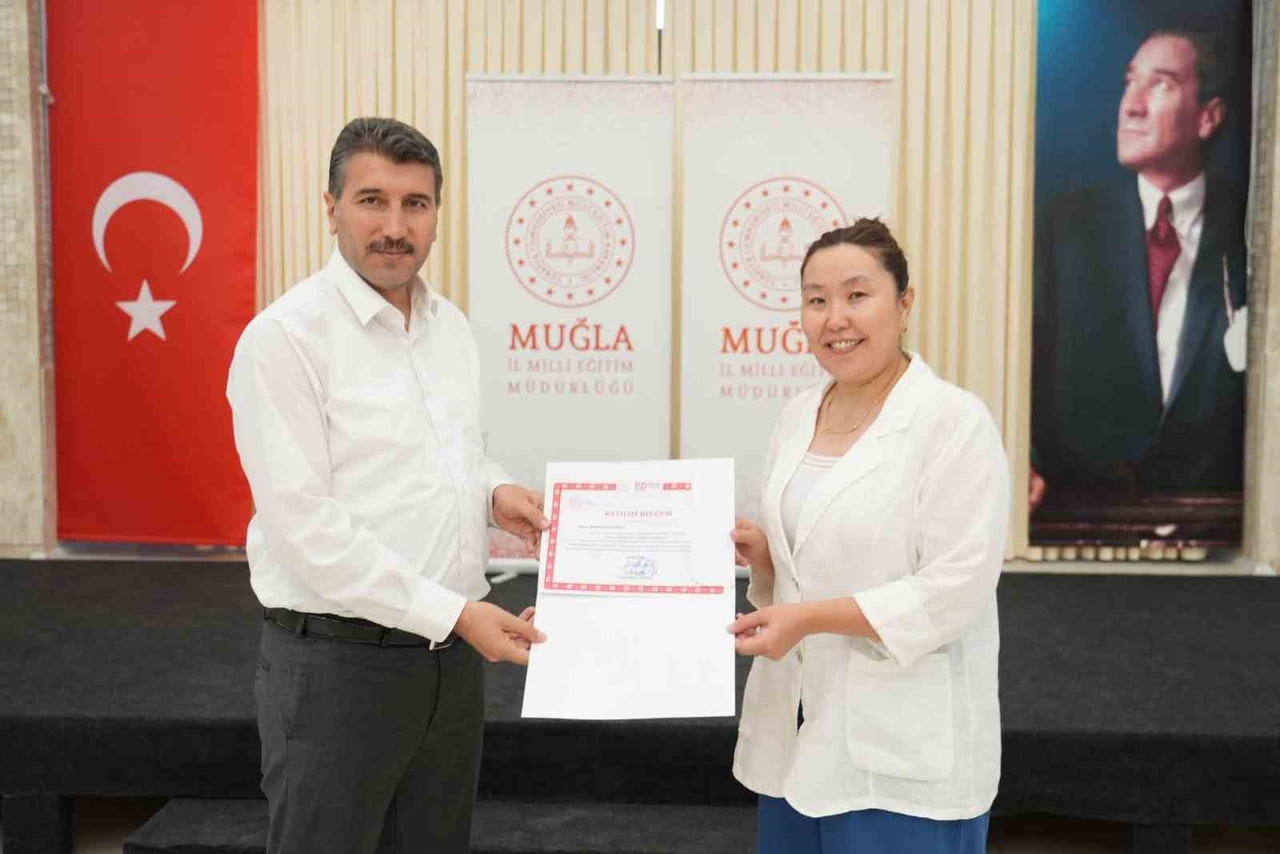 MUĞLA’DA GÖNÜL KÖPRÜSÜ: KAZAKİSTANLI ÖĞRETMENLERİN EĞİTİM PROGRAMI SERTİFİKA TÖRENİYLE...