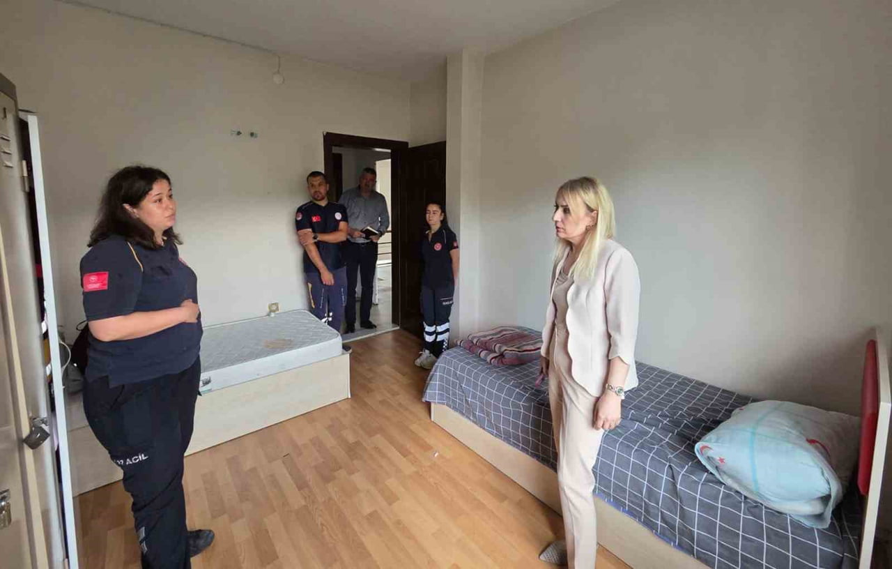 MUĞLA İL SAĞLIK MÜDÜRÜ DR. ERİŞ BAŞARAN AKÇA, KAVAKLIDERE 1 NO'LU ACİL SAĞLIK HİZMETLERİ İSTASYONU...