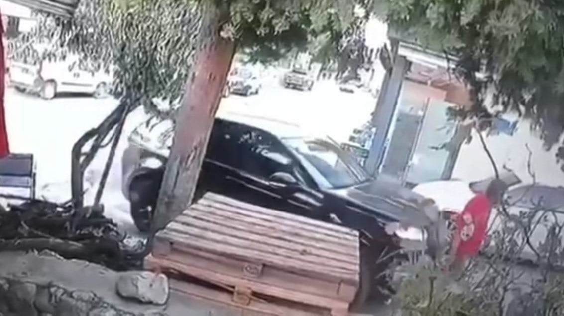 MUĞLA’NIN BODRUM İLÇESİNDE YOLDA YÜRÜYEN YAYA, CİPİN ÇARPMASI SONUCU YAŞAMINI...